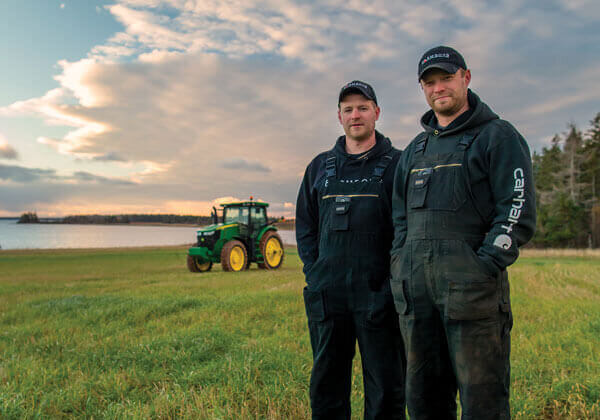 Kyle and Bryan Maynard
Photo credit: Farm Credit Canada